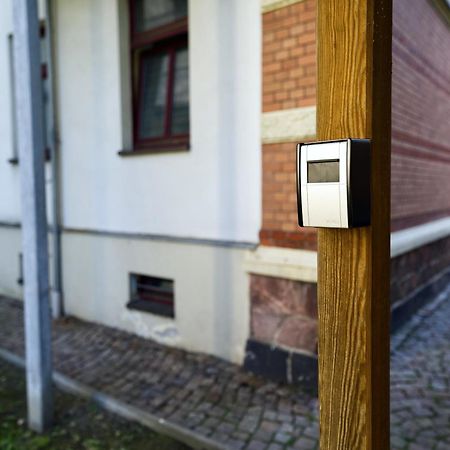 Edler Wohnraum Noble Stadtoase Mit Boxspringbett, Kaffeevollautomat & Parkplatz Zwickau Luaran gambar