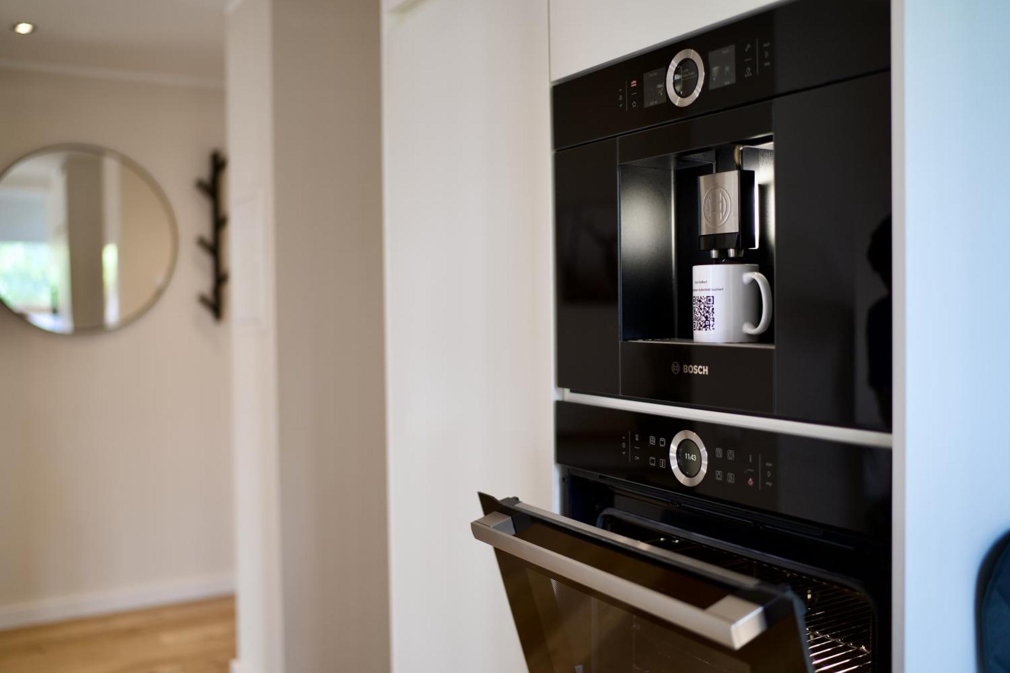 Edler Wohnraum Noble Stadtoase Mit Boxspringbett, Kaffeevollautomat & Parkplatz Zwickau Luaran gambar