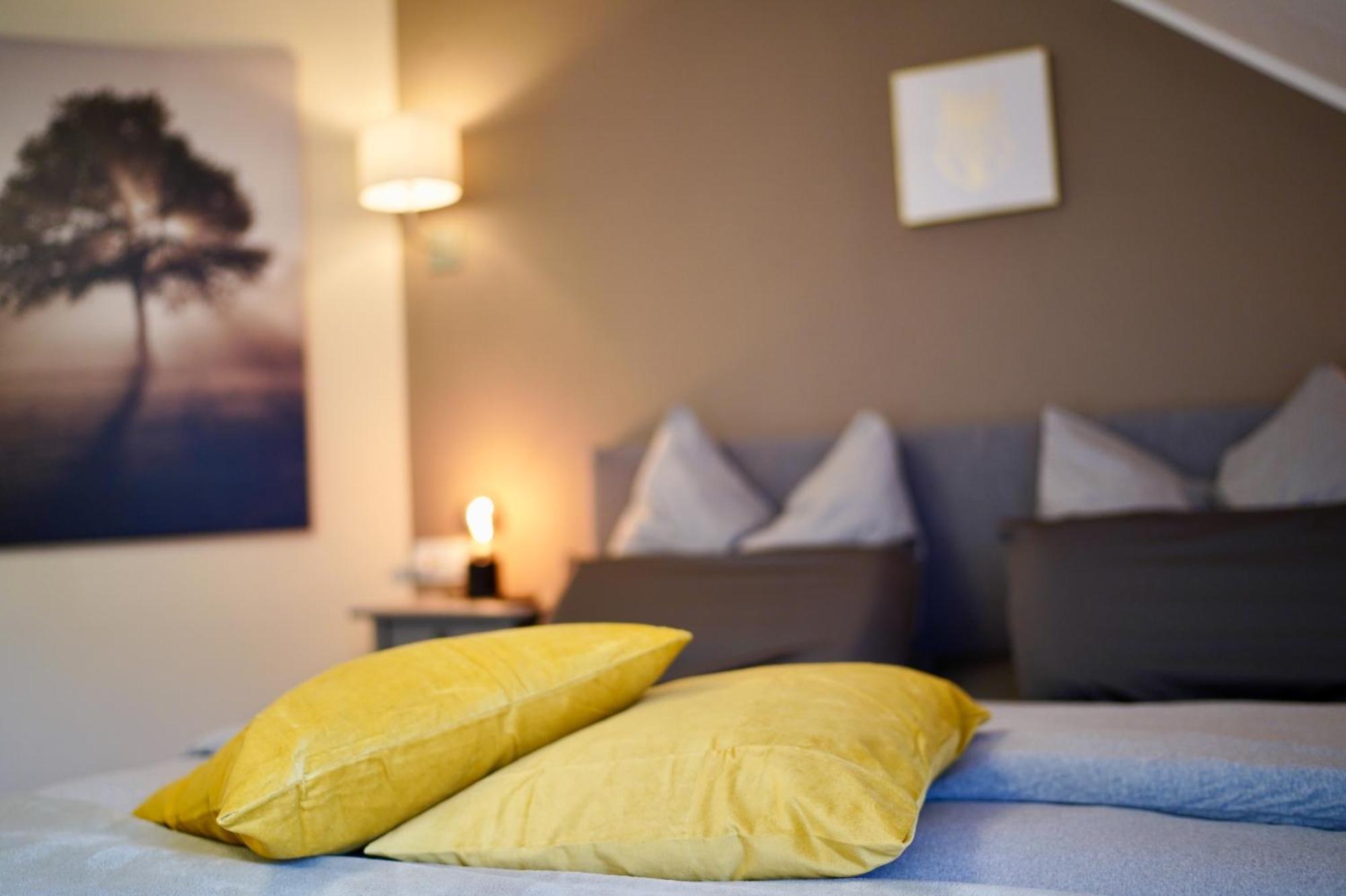 Edler Wohnraum Noble Stadtoase Mit Boxspringbett, Kaffeevollautomat & Parkplatz Zwickau Luaran gambar