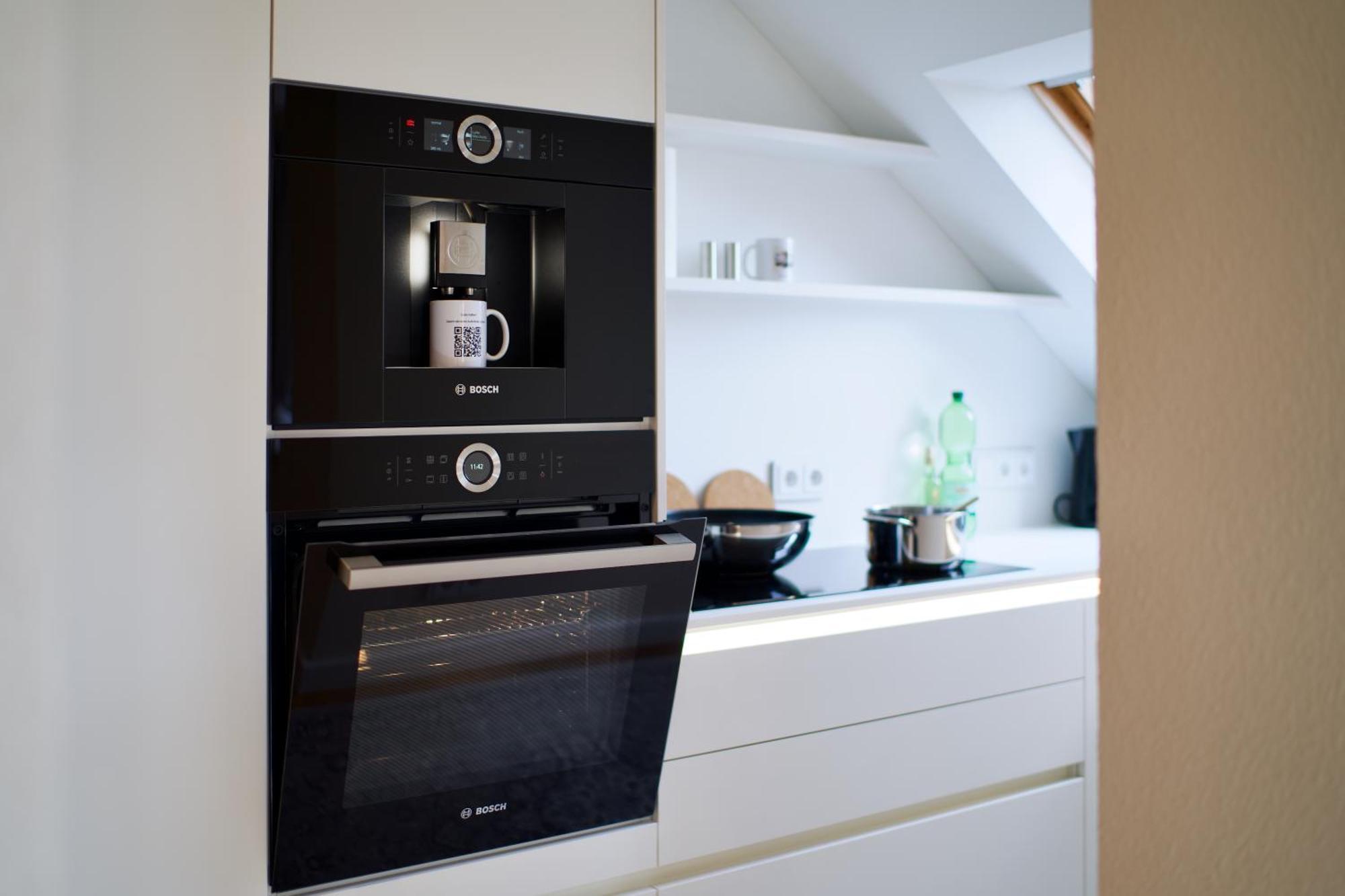 Edler Wohnraum Noble Stadtoase Mit Boxspringbett, Kaffeevollautomat & Parkplatz Zwickau Luaran gambar