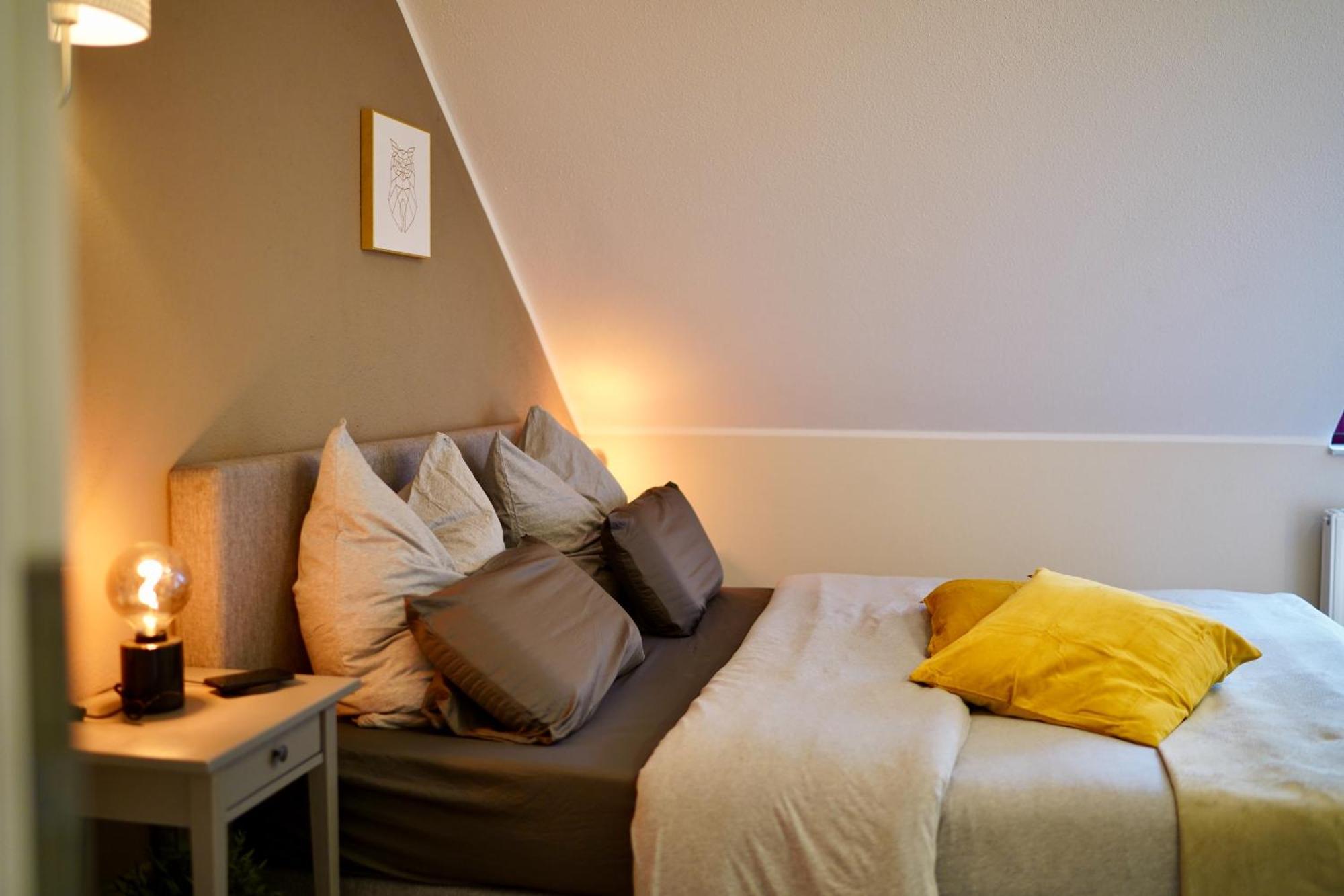 Edler Wohnraum Noble Stadtoase Mit Boxspringbett, Kaffeevollautomat & Parkplatz Zwickau Luaran gambar