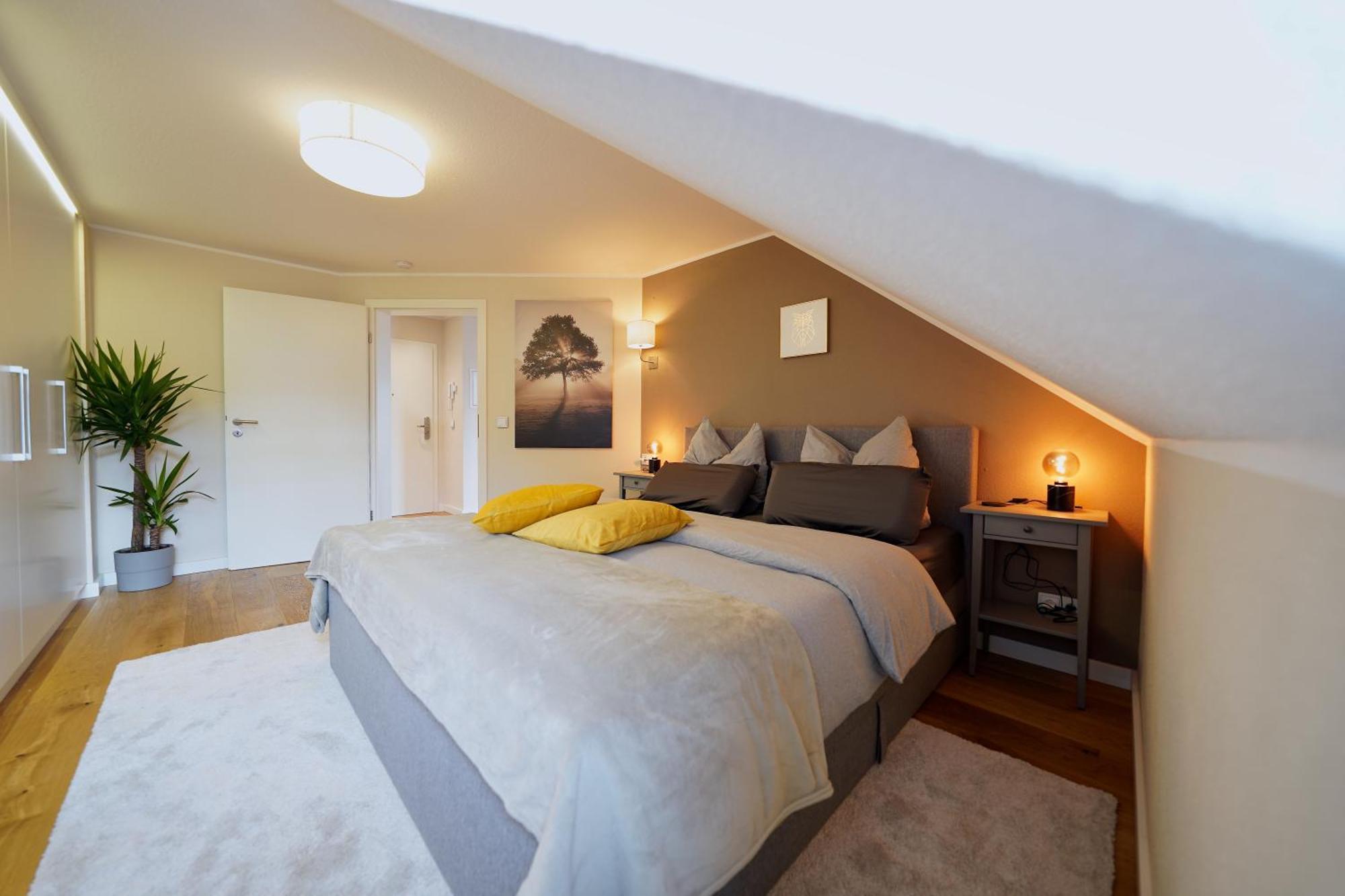 Edler Wohnraum Noble Stadtoase Mit Boxspringbett, Kaffeevollautomat & Parkplatz Zwickau Luaran gambar