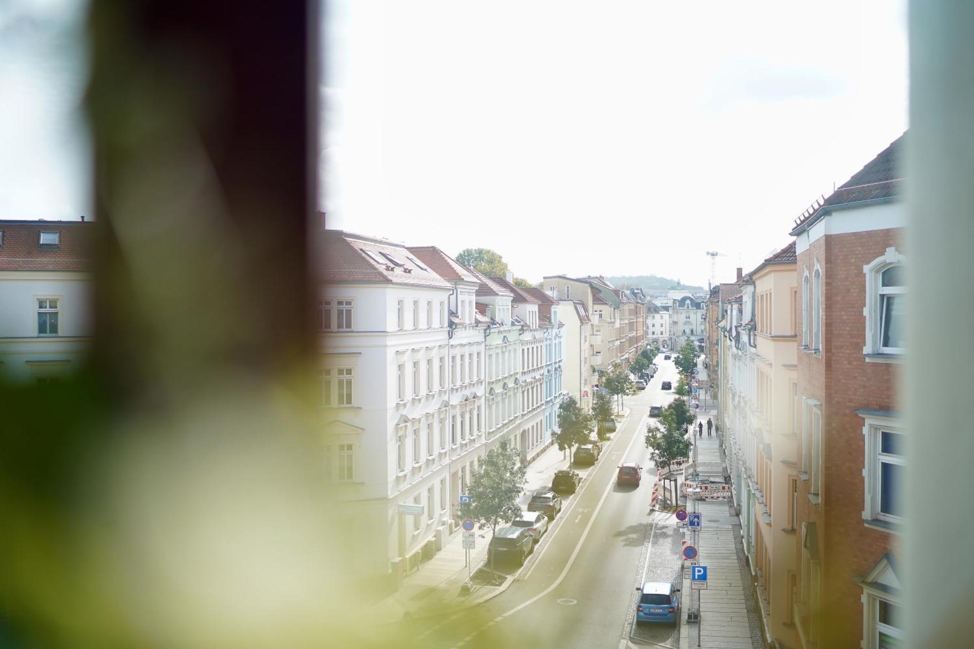 Edler Wohnraum Noble Stadtoase Mit Boxspringbett, Kaffeevollautomat & Parkplatz Zwickau Luaran gambar