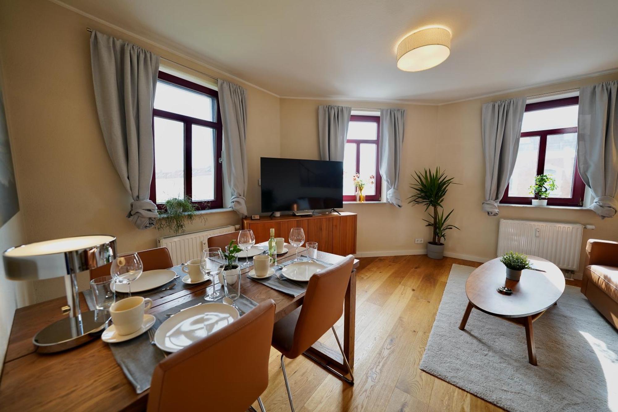 Edler Wohnraum Noble Stadtoase Mit Boxspringbett, Kaffeevollautomat & Parkplatz Zwickau Luaran gambar