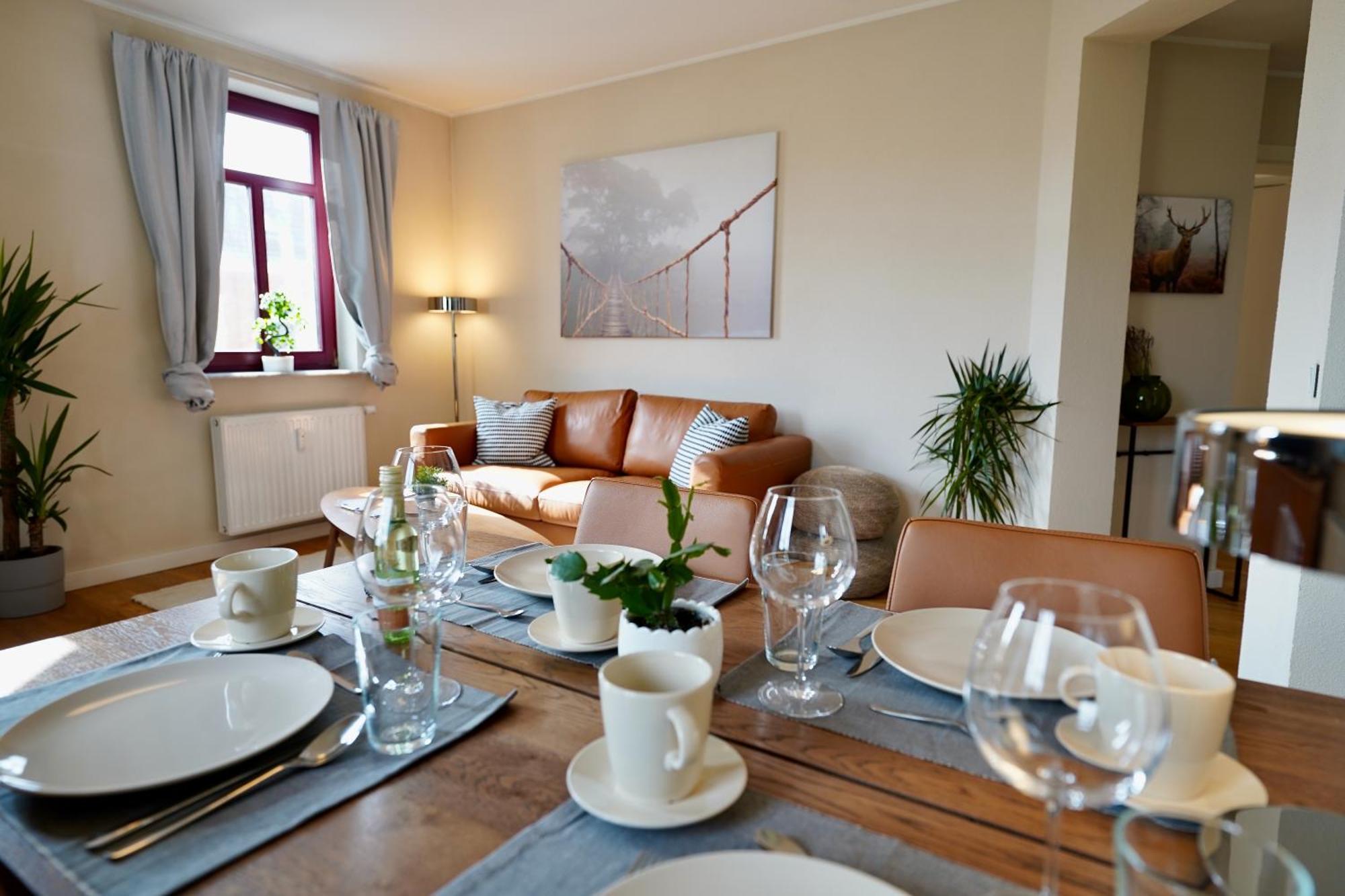 Edler Wohnraum Noble Stadtoase Mit Boxspringbett, Kaffeevollautomat & Parkplatz Zwickau Luaran gambar